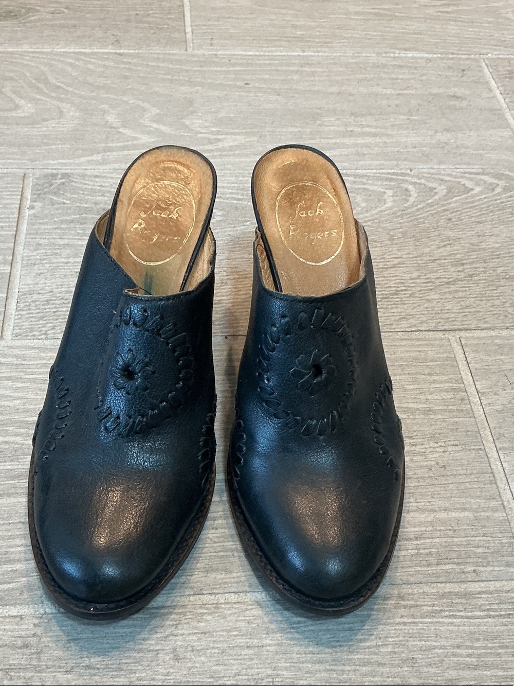 Jack Rogers Black Leather Slip-On Embroidered Mules Womens Sz 6.5M